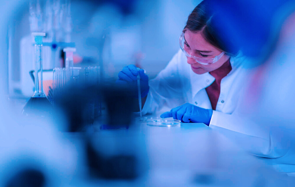 ISO 13528: homogeneity and stability in proficiency testing schemes 